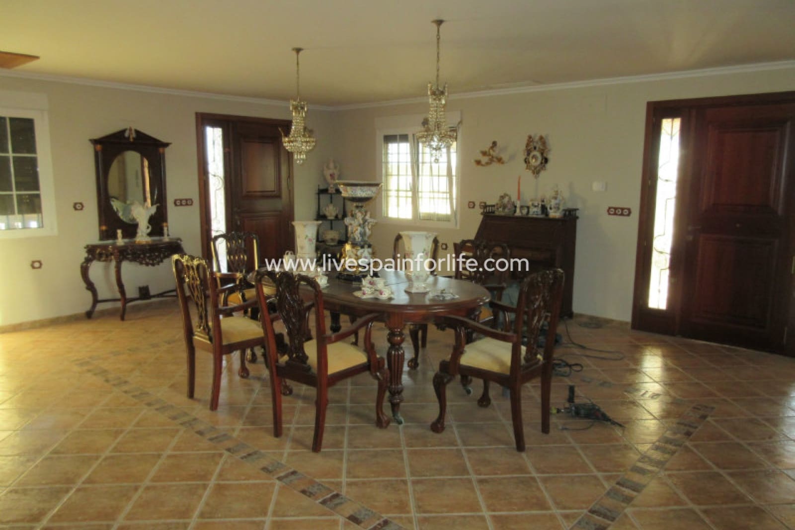 16 soveværelse Finca/Landehus til salg i Albatera med swimmingpool garage - € 1.050.000 (Ref: 9778848)