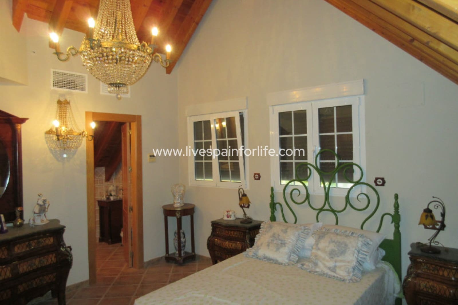 16 soveværelse Finca/Landehus til salg i Albatera med swimmingpool garage - € 1.050.000 (Ref: 9778848)