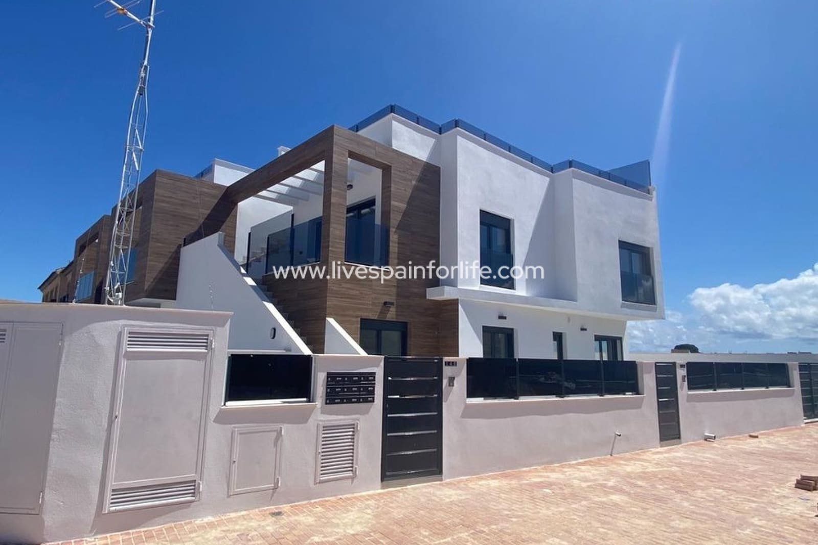 2 slaapkamer Bungalow te koop in San Pedro del Pinatar met zwembad garage - € 279.000 (Ref: 9784410)