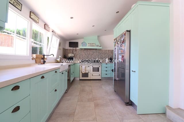 6 sypialnia Finka/Dom wiejski na sprzedaż w Almoradí z basenem garażem - 595 000 € (Ref: 9787656)