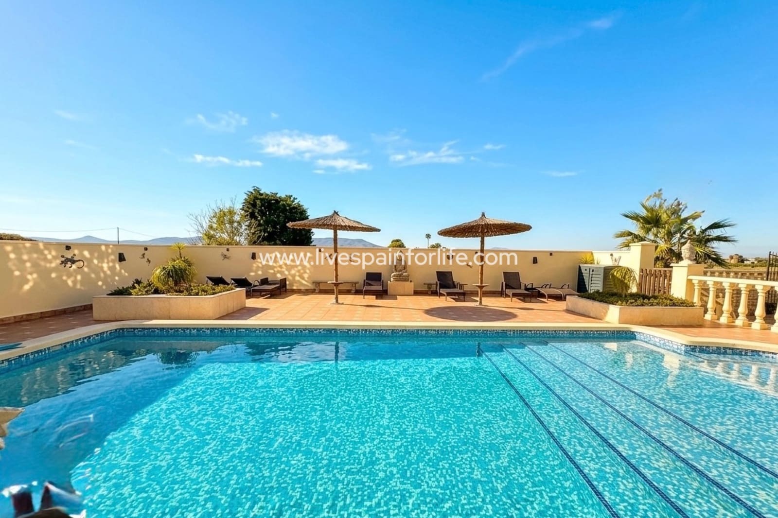 Finca/Maison de Campagne à vendre à Alicante ville avec piscine garage - 649 000 € (Ref: 9788066)