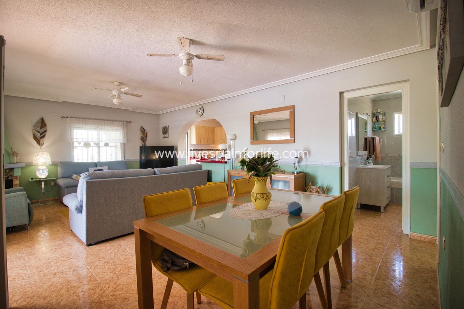 3 soveværelse Finca/Landehus til salg i Catral med swimmingpool garage - € 379.995 (Ref: 9789395)