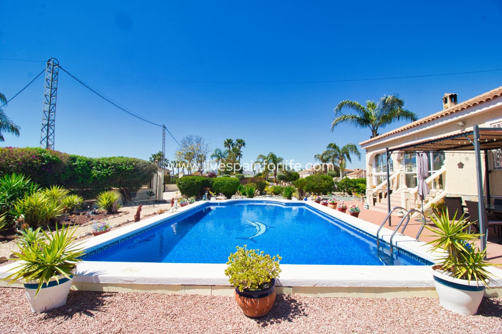 3 soveværelse Finca/Landehus til salg i Catral med swimmingpool garage - € 379.995 (Ref: 9789395)