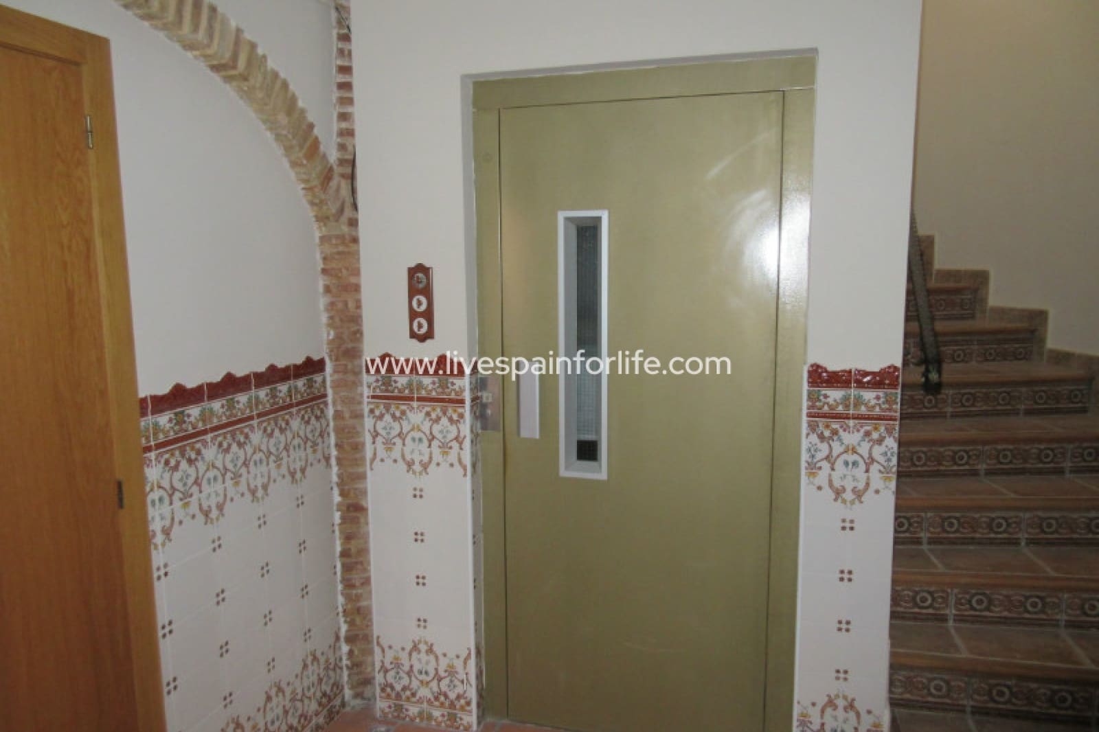 16 makuuhuone Maalaistalo myytävänä paikassa Albatera mukana uima-altaan 
autotalli - 1 050 000 € (Ref: 9789544)