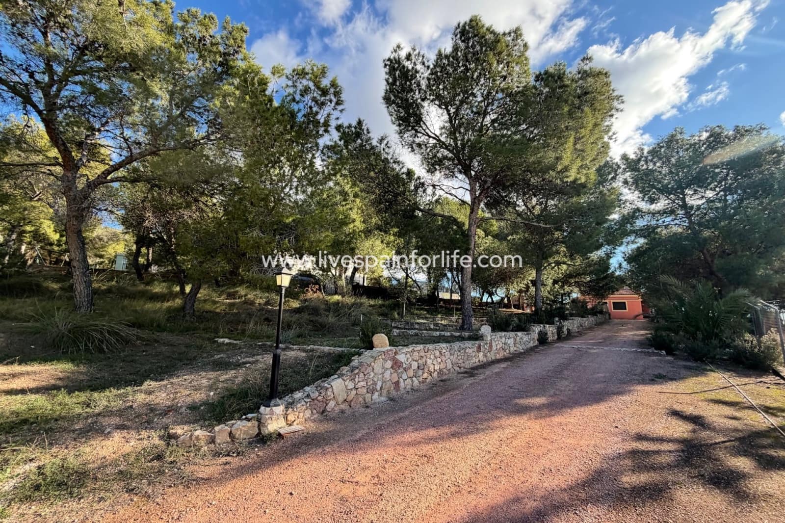 3 soveværelse Finca/Landehus til salg i La Romana med swimmingpool garage - € 280.000 (Ref: 9789551)