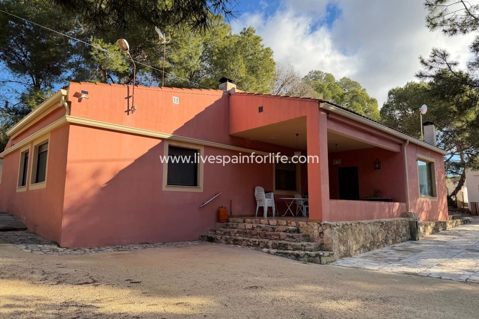 3 soveværelse Finca/Landehus til salg i La Romana med swimmingpool garage - € 280.000 (Ref: 9789551)