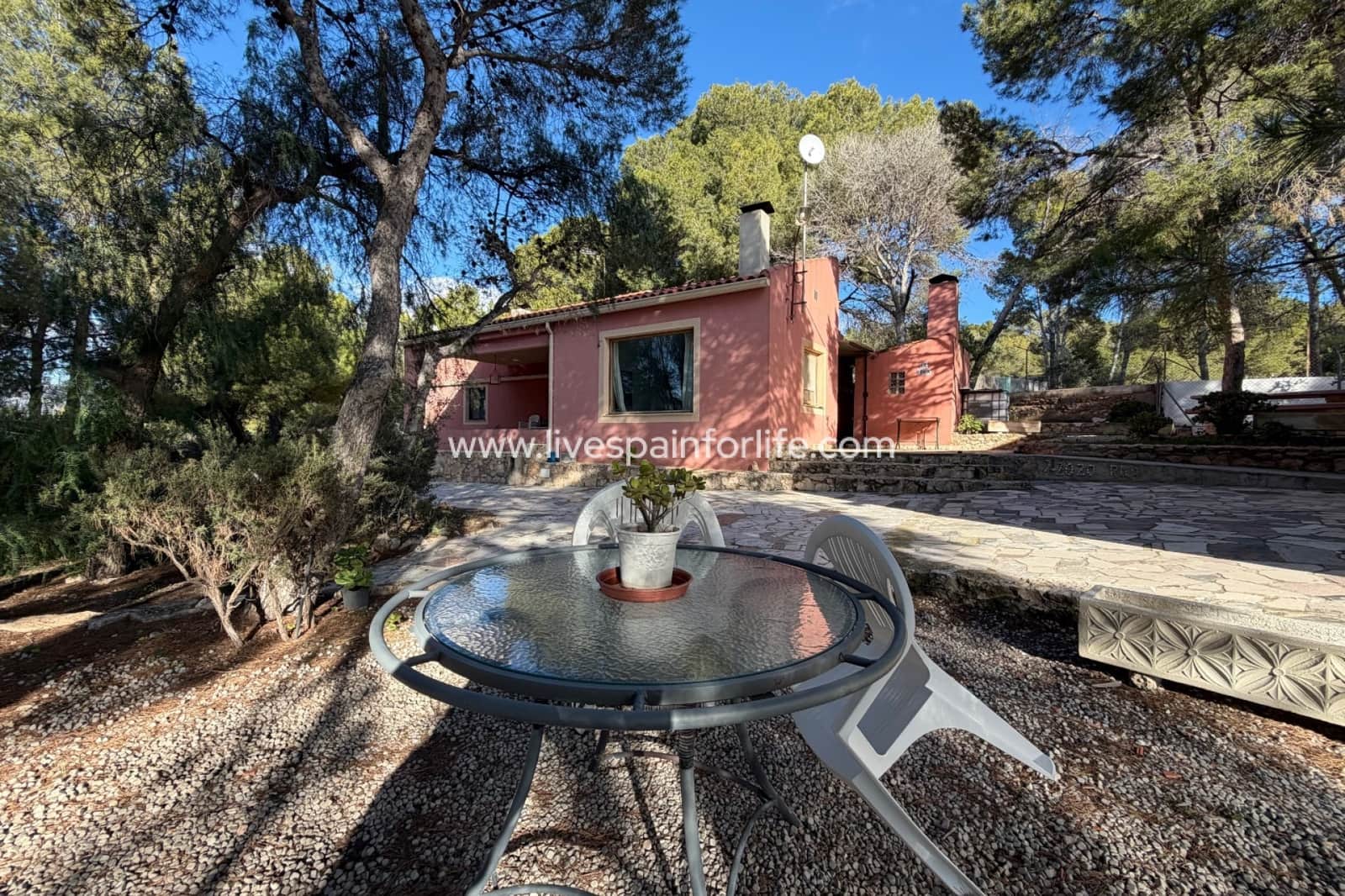 3 soveværelse Finca/Landehus til salg i La Romana med swimmingpool garage - € 280.000 (Ref: 9789551)