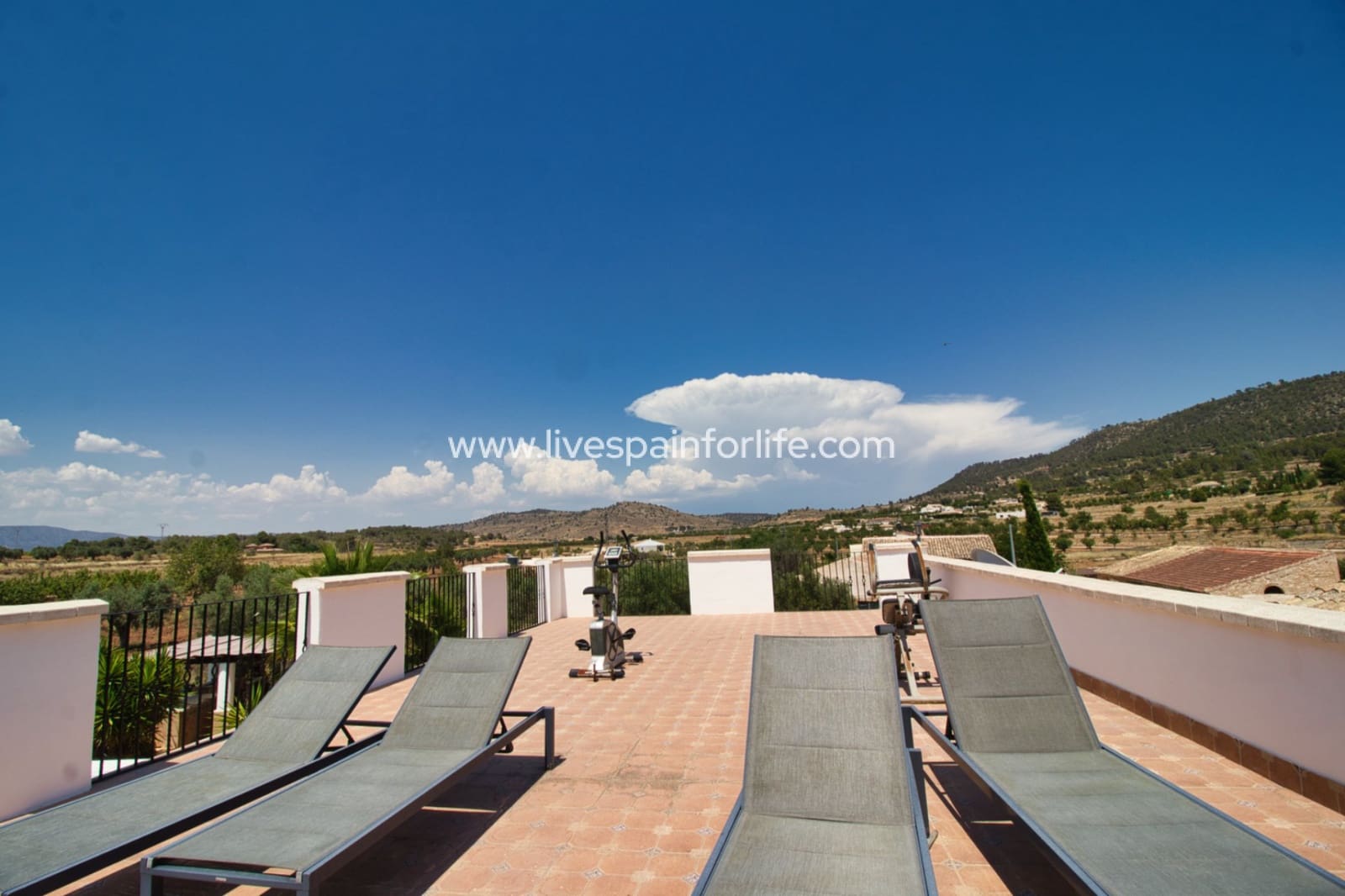 5 sovrum Finca/Hus på landet till salu i Alicante stad med pool garage - 395 000 € (Ref: 9793279)