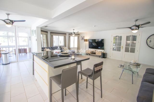 4 Zimmer Finca/Landgut zu verkaufen in Catral mit Pool Garage - 549.000 € (Ref: 9793286)