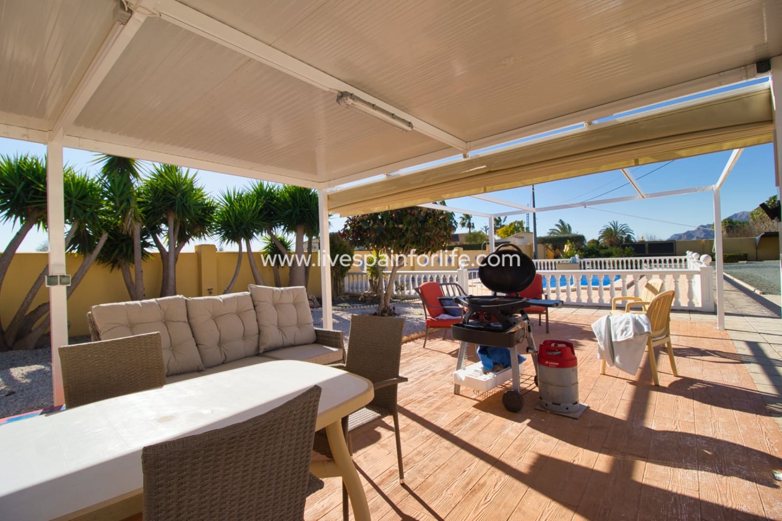 4 sovrum Finca/Hus på landet till salu i Catral med pool garage - 369 000 € (Ref: 9795229)