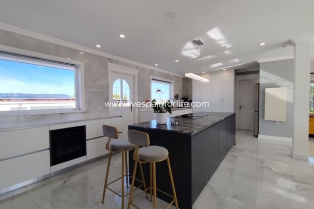 3 soveværelse Finca/Landehus til salg i Almoradí med swimmingpool garage - € 525.000 (Ref: 9801429)