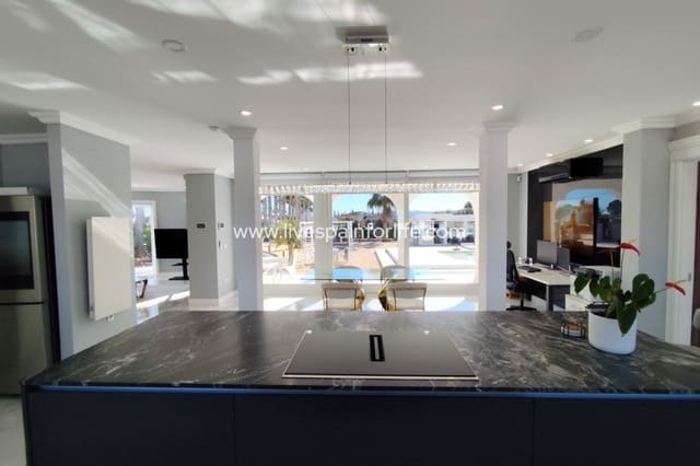 3 soveværelse Finca/Landehus til salg i Almoradí med swimmingpool garage - € 525.000 (Ref: 9801429)