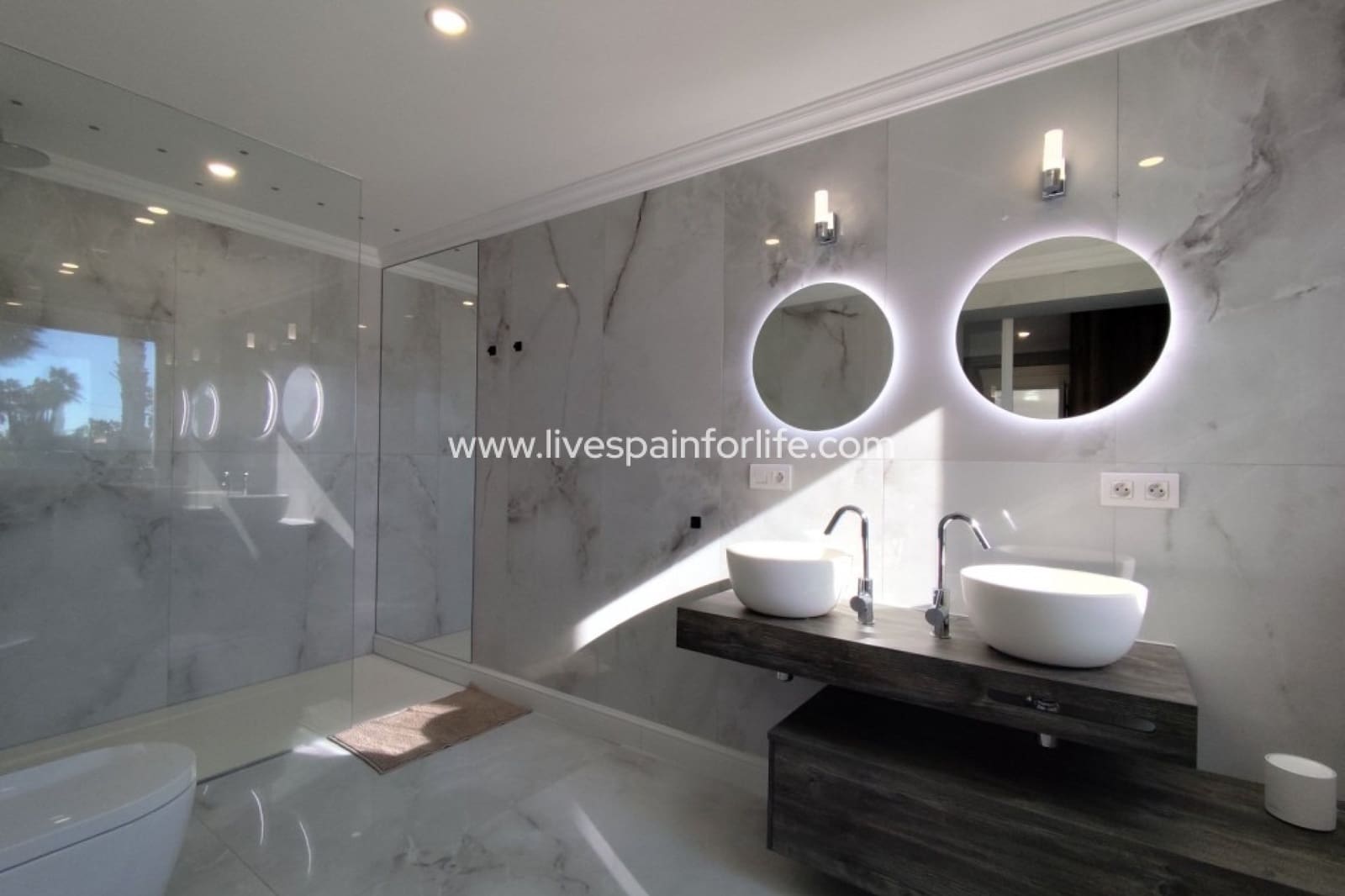 3 soveværelse Finca/Landehus til salg i Almoradi med swimmingpool garage - € 525.000 (Ref: 9801429)