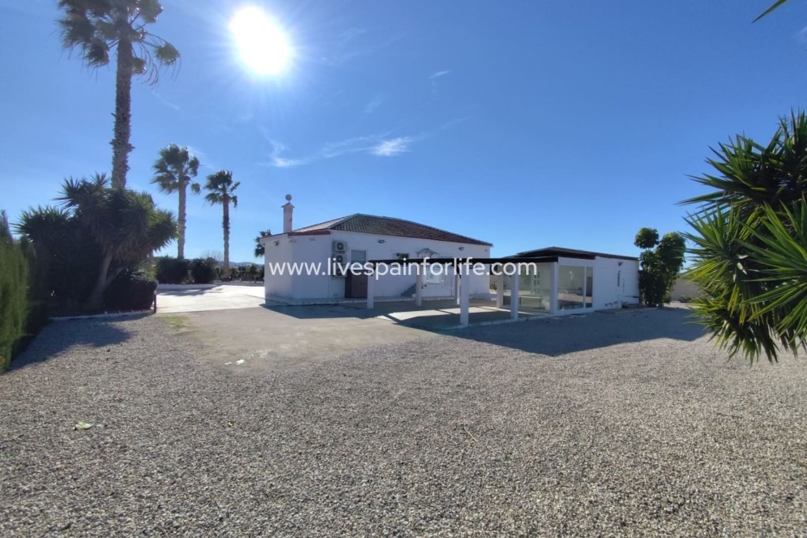 3 soveværelse Finca/Landehus til salg i Almoradi med swimmingpool garage - € 525.000 (Ref: 9801429)