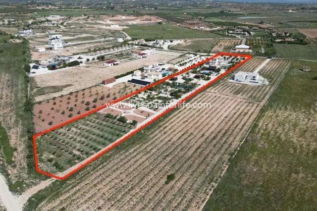 4 quarto Moradia para venda em Pinoso com piscina garagem - 649 950 € (Ref: 9801436)