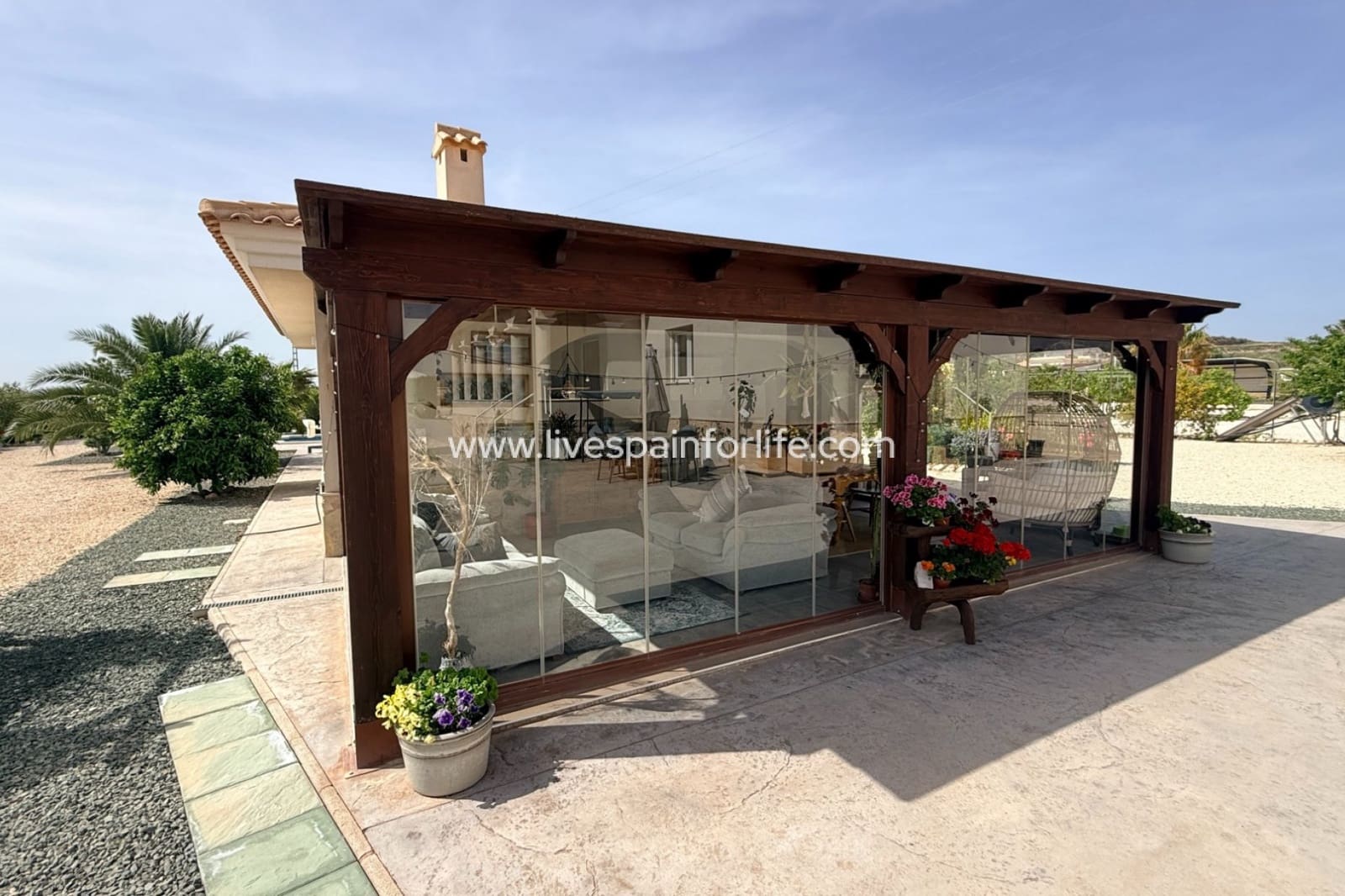 4 Zimmer Villa zu verkaufen in Pinoso mit Pool Garage - 649.950 € (Ref: 9801437)