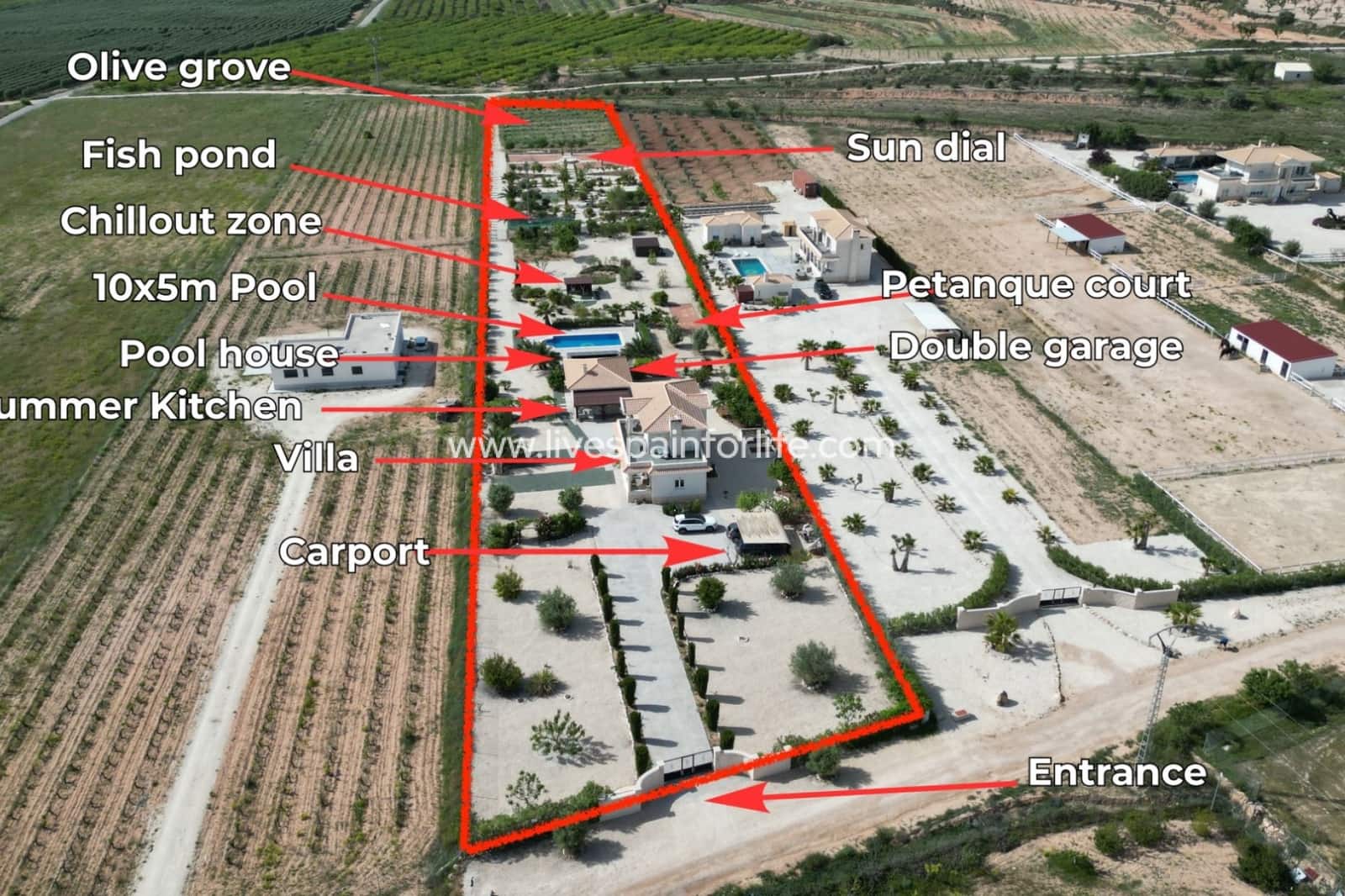 4 Zimmer Villa zu verkaufen in Pinoso mit Pool Garage - 649.950 € (Ref: 9801437)