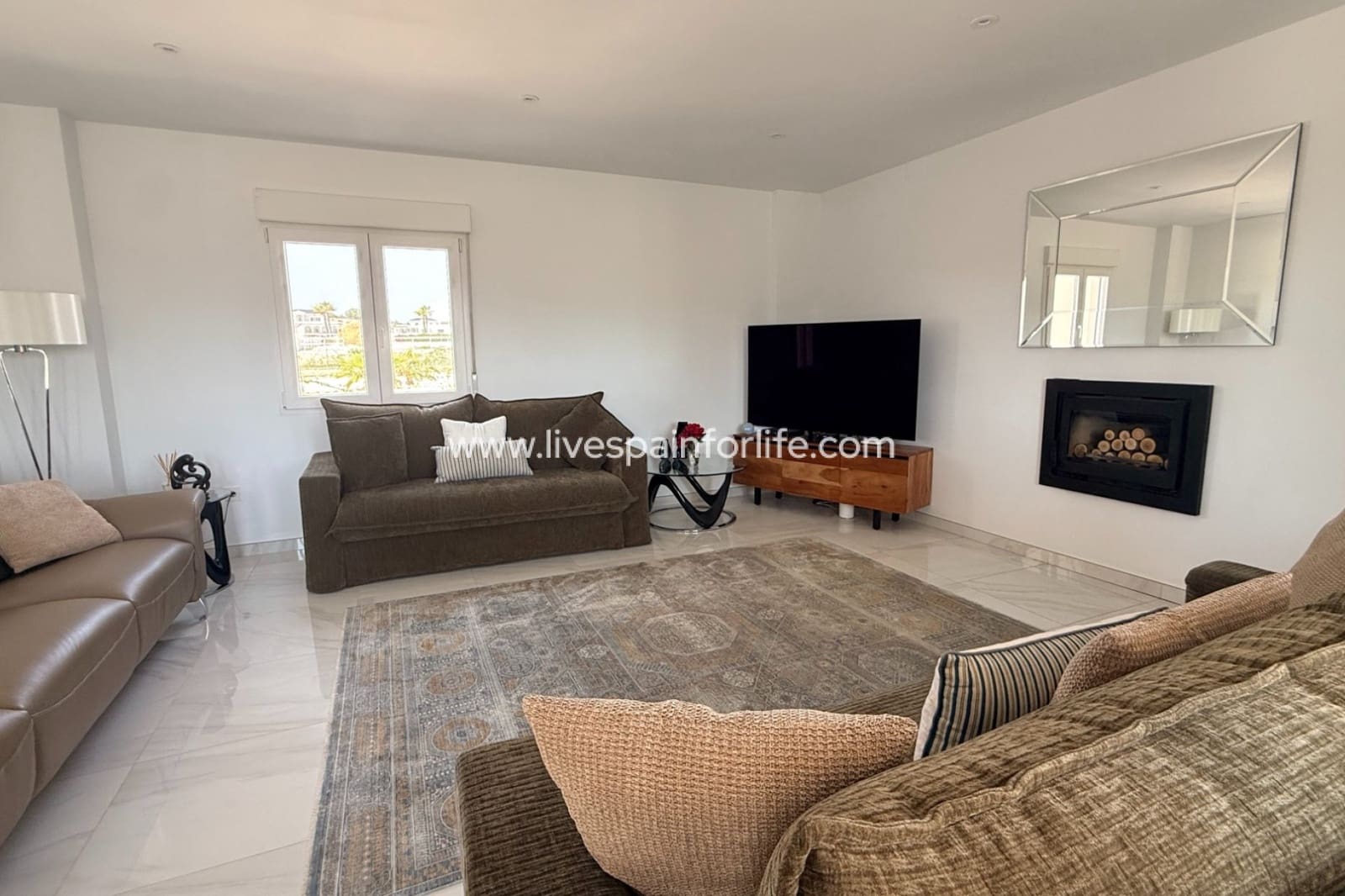 4 Zimmer Villa zu verkaufen in Pinoso mit Pool Garage - 649.950 € (Ref: 9801437)