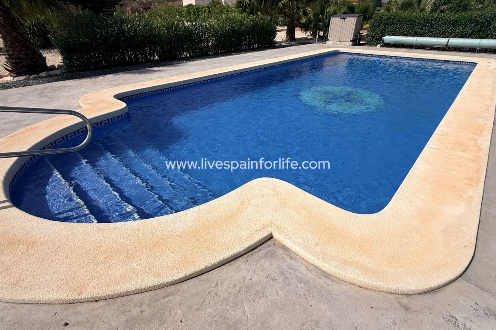 4 Zimmer Villa zu verkaufen in Pinoso mit Pool Garage - 649.950 € (Ref: 9801437)