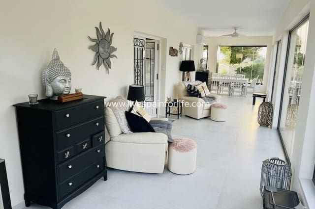 4 bedroom Finca/Country House for sale in Dolores with pool garage - € 649,000 (Ref: 9802578)