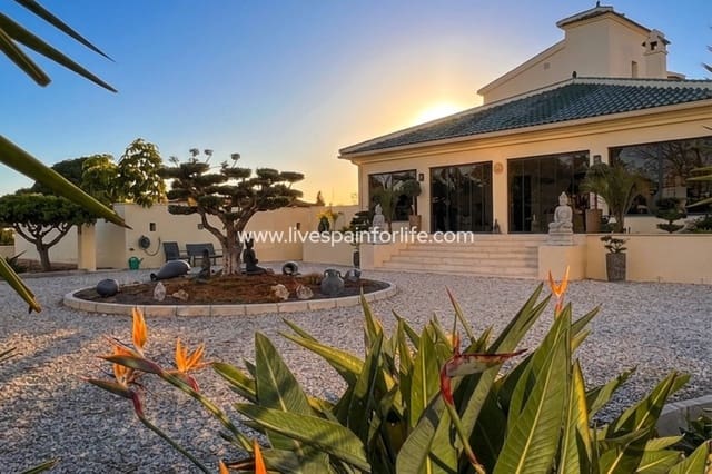 4 bedroom Finca/Country House for sale in Dolores with pool garage - € 649,000 (Ref: 9802578)