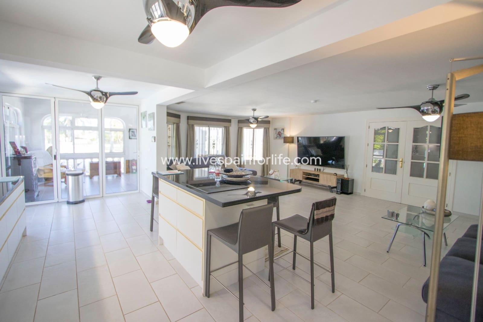 4 slaapkamer Finca/Landhuis te koop in Catral met zwembad garage - € 549.000 (Ref: 9802589)