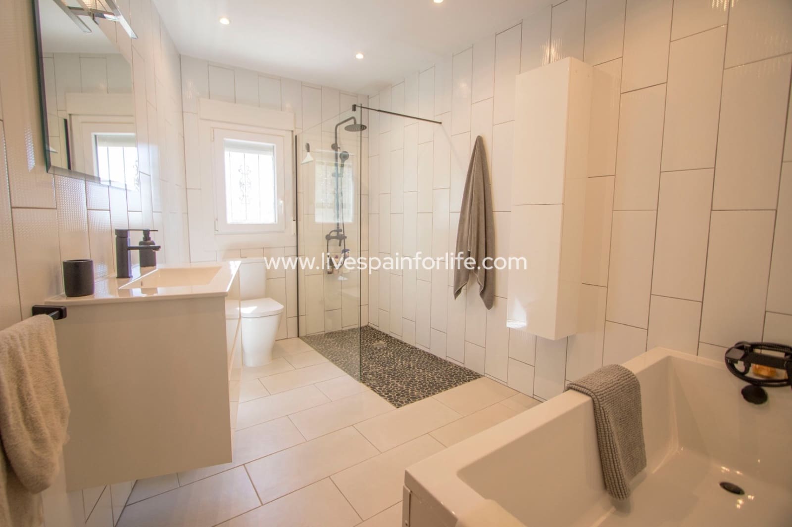 4 slaapkamer Finca/Landhuis te koop in Catral met zwembad garage - € 549.000 (Ref: 9802589)