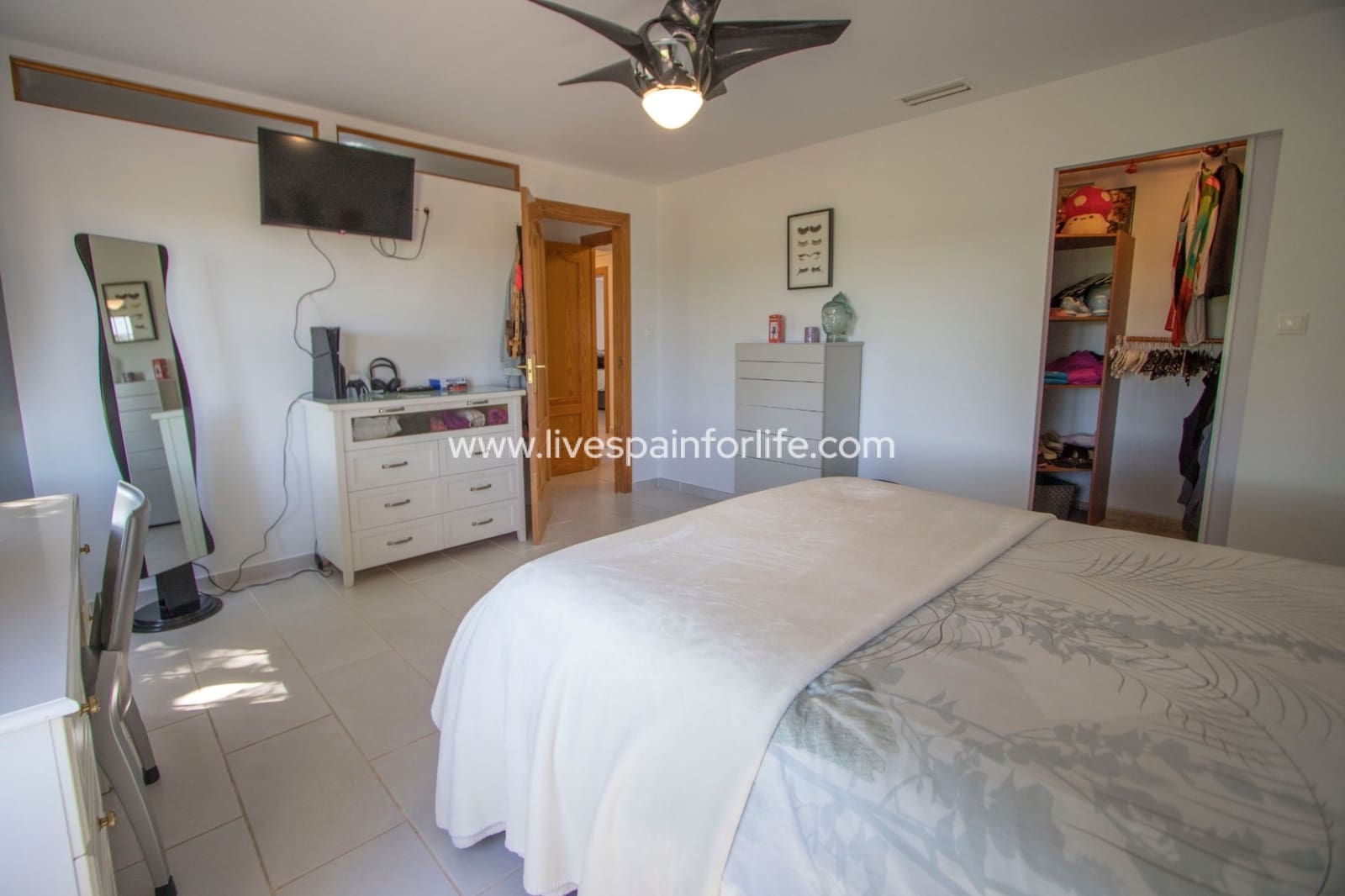 4 slaapkamer Finca/Landhuis te koop in Catral met zwembad garage - € 549.000 (Ref: 9802589)