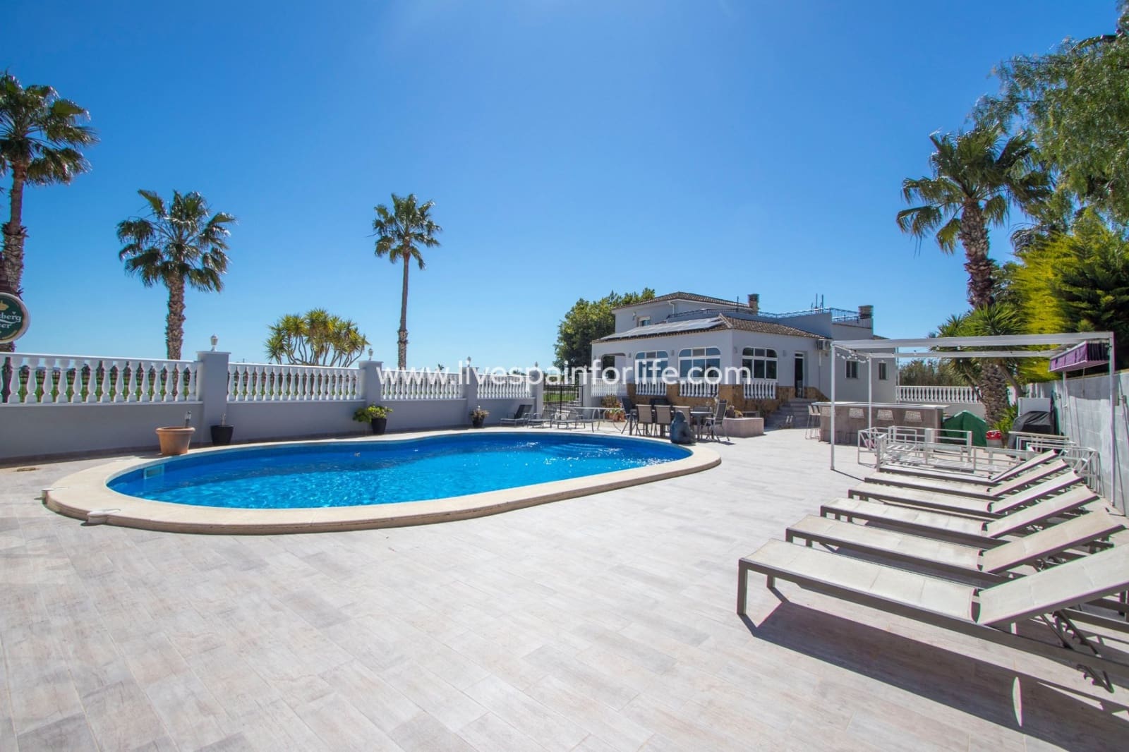 4 slaapkamer Finca/Landhuis te koop in Catral met zwembad garage - € 549.000 (Ref: 9802589)