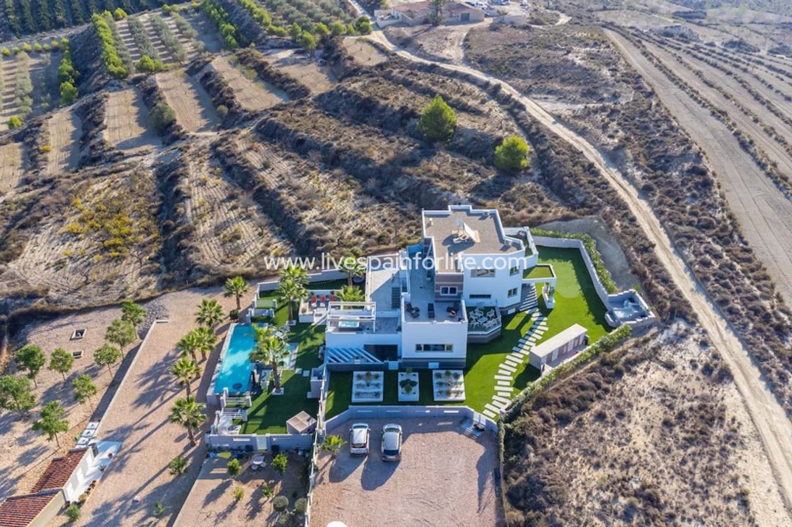 5 sovrum Finca/Hus på landet till salu i Torremendo med pool - 1 695 000 € (Ref: 9804961)