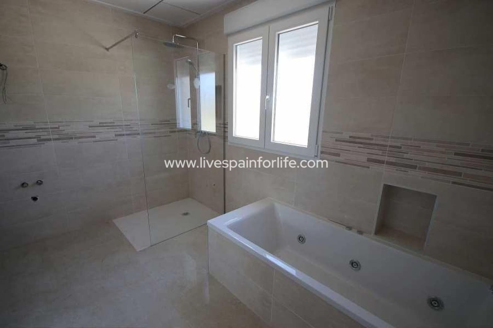 4 sypialnia Willa na sprzedaż w Pinoso z basenem - 491 000 € (Ref: 9805382)