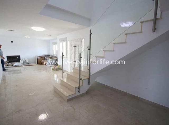4 sypialnia Willa na sprzedaż w Pinoso z basenem - 491 000 € (Ref: 9805382)