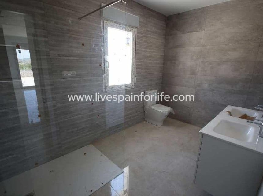 4 bedroom Villa for sale in Pinoso with pool - € 491,000 (Ref: 9805383)