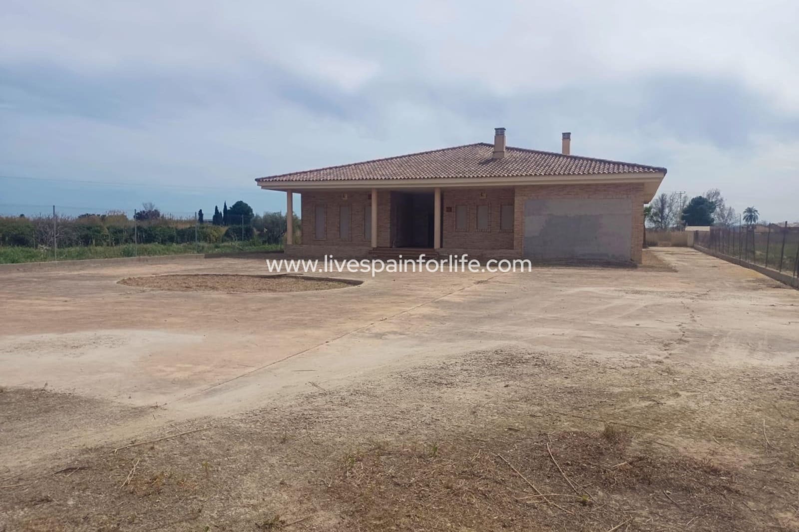 5 Zimmer Finca/Landgut zu verkaufen in Alicante / Alacant Stadt mit Pool Garage - 240.000 € (Ref: 9809381)
