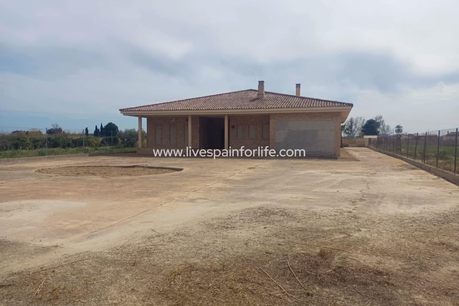 5 Zimmer Finca/Landgut zu verkaufen in Alicante / Alacant Stadt mit Pool Garage - 240.000 € (Ref: 9809381)