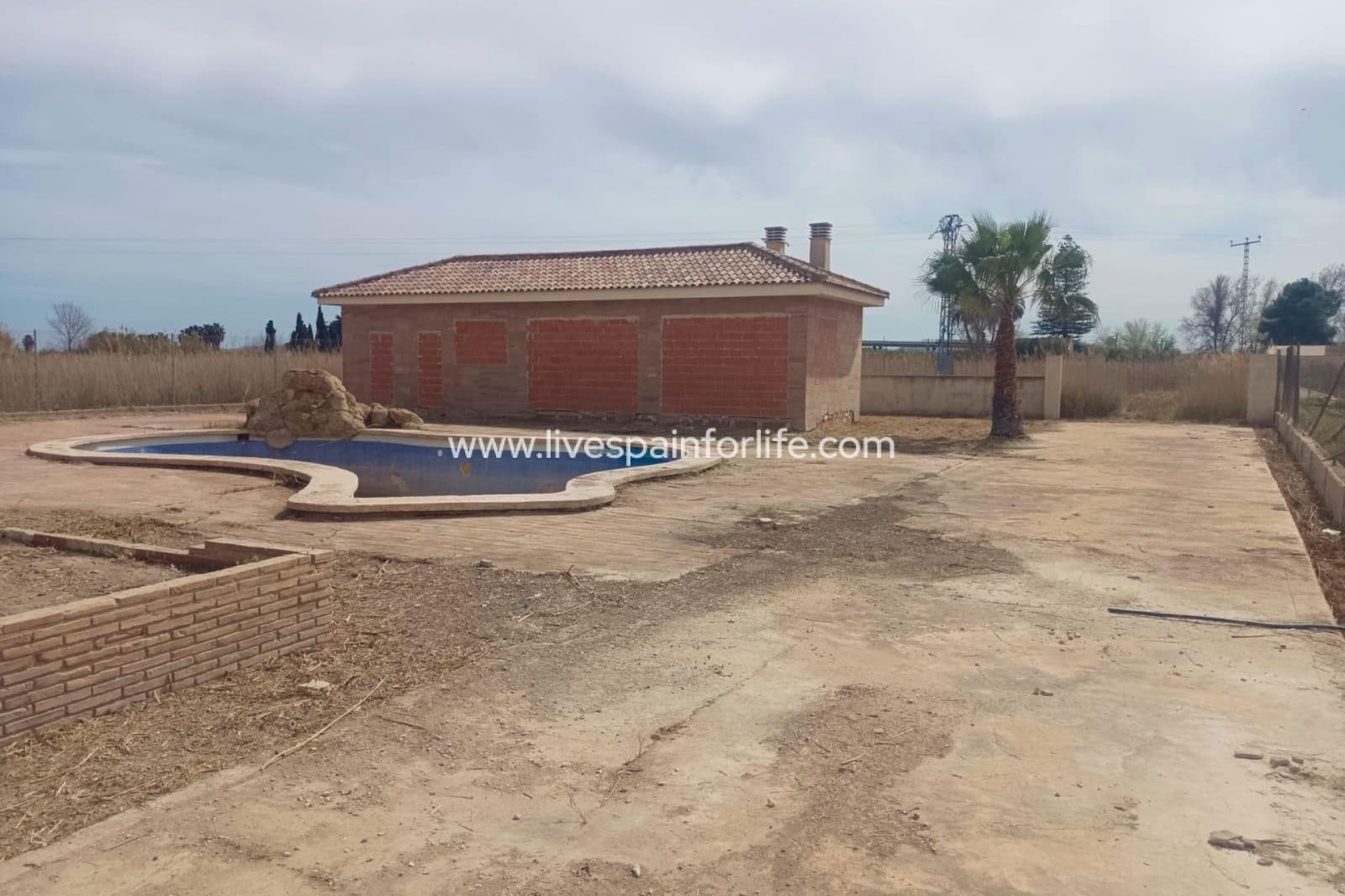 5 Zimmer Finca/Landgut zu verkaufen in Alicante / Alacant Stadt mit Pool Garage - 240.000 € (Ref: 9809381)