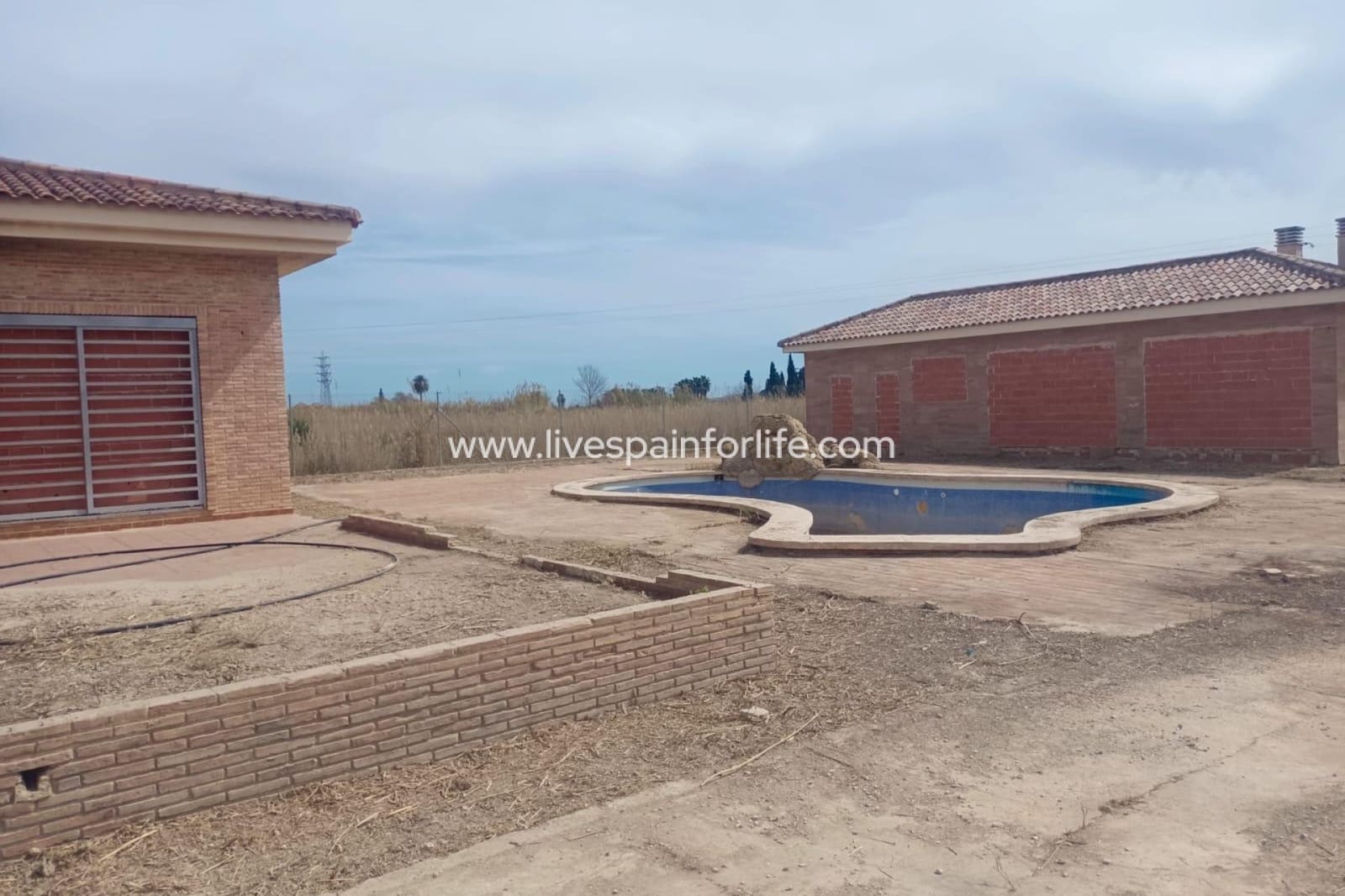 5 Zimmer Finca/Landgut zu verkaufen in Alicante / Alacant Stadt mit Pool Garage - 240.000 € (Ref: 9809381)