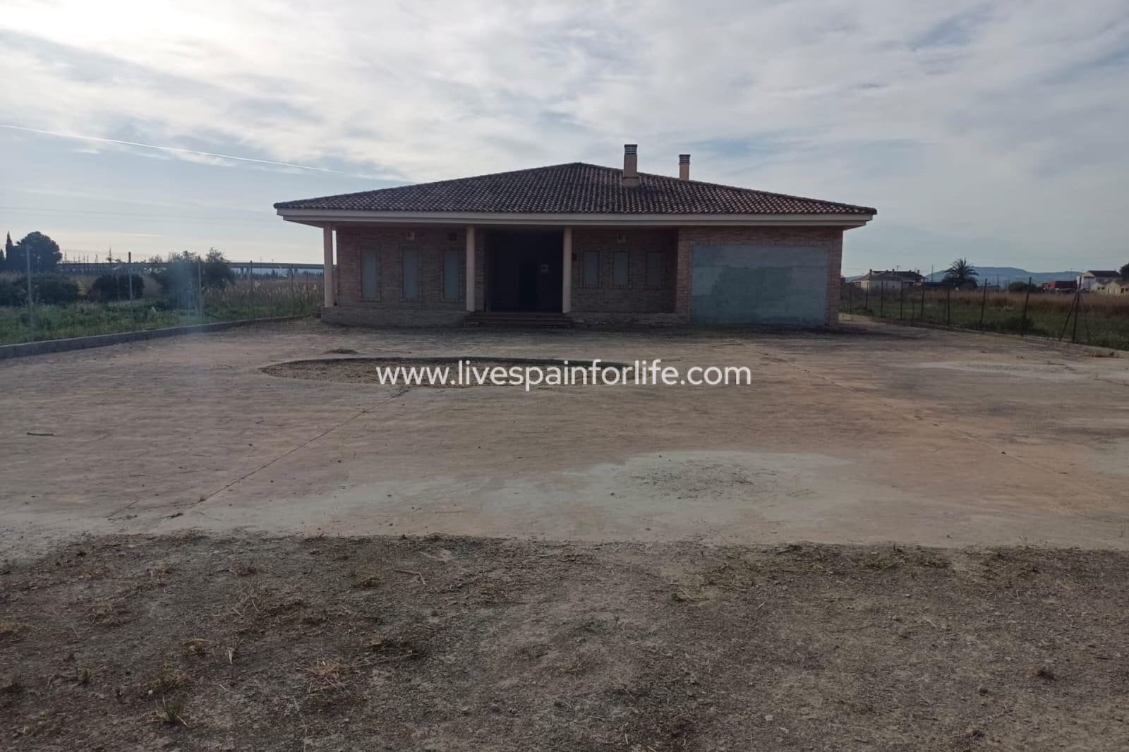 5 Zimmer Finca/Landgut zu verkaufen in Alicante / Alacant Stadt mit Pool Garage - 240.000 € (Ref: 9809381)