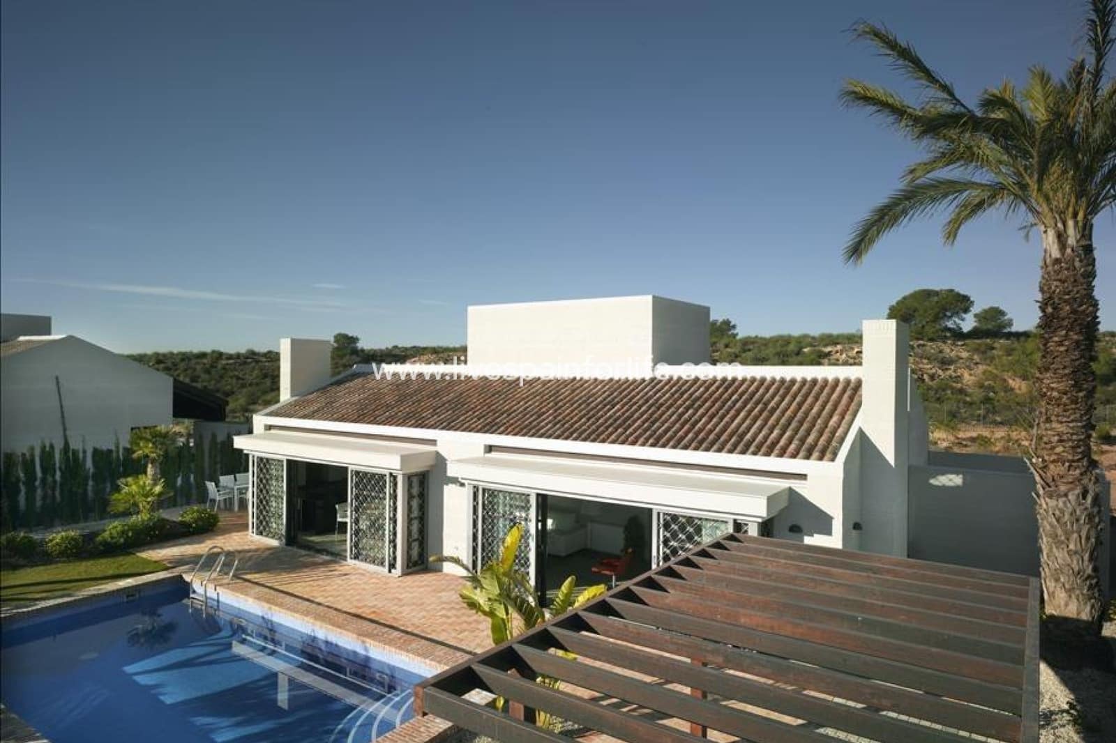 4 sovrum Villa till salu i La Peraleja Golf Resort med pool garage - 625 000 € (Ref: 9811134)