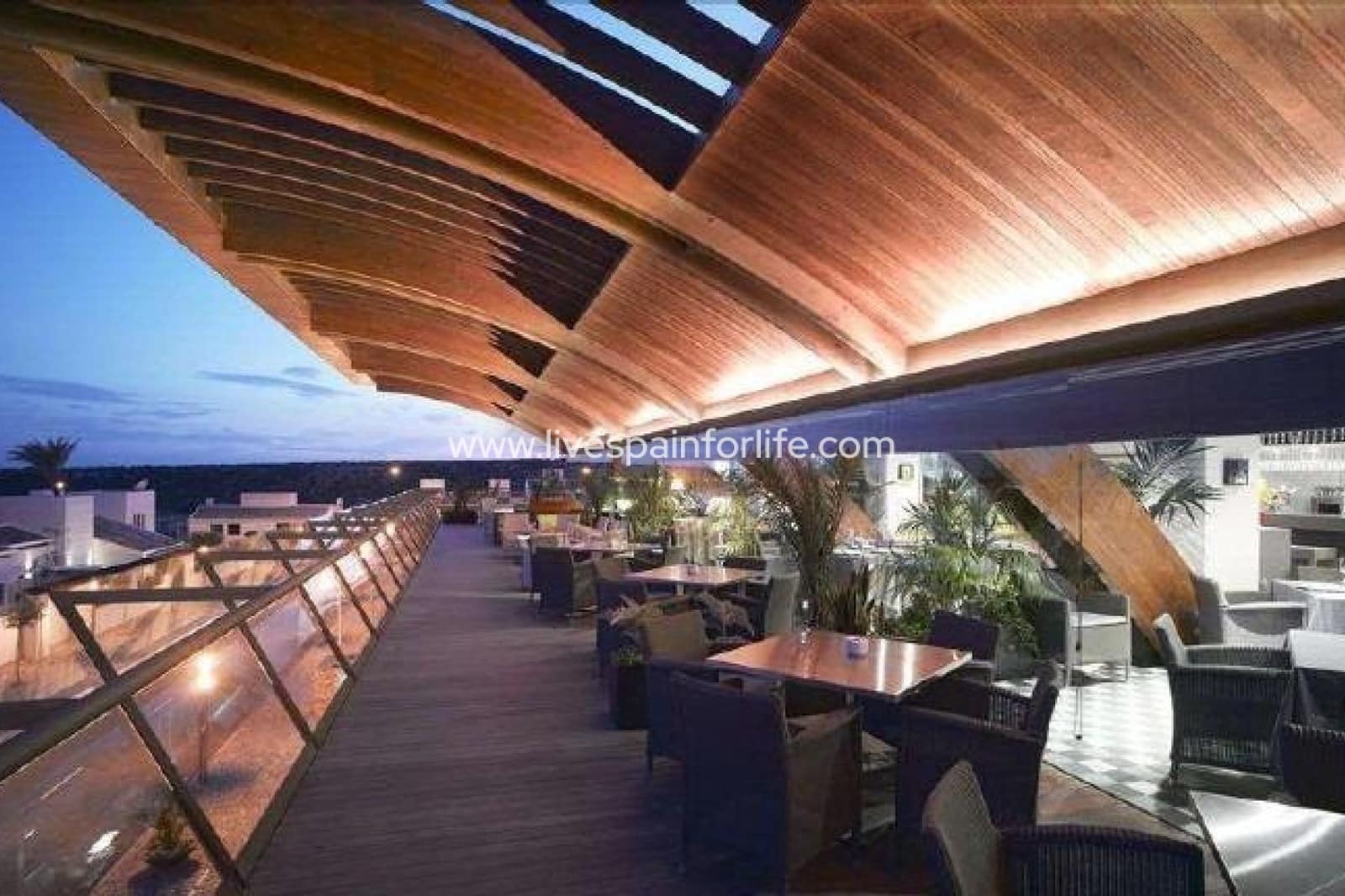 4 sovrum Villa till salu i La Peraleja Golf Resort med pool garage - 625 000 € (Ref: 9811134)
