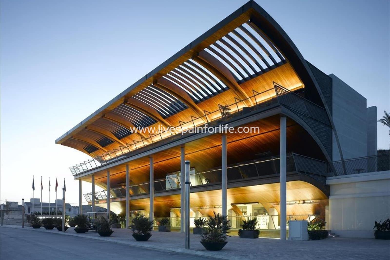 4 sypialnia Willa na sprzedaż w La Peraleja Golf Resort z basenem garażem - 725 000 € (Ref: 9811136)
