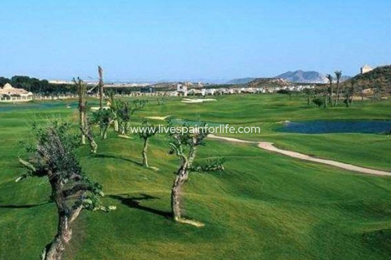 4 Zimmer Villa zu verkaufen in La Peraleja Golf Resort mit Pool Garage - 375.000 € (Ref: 9811139)