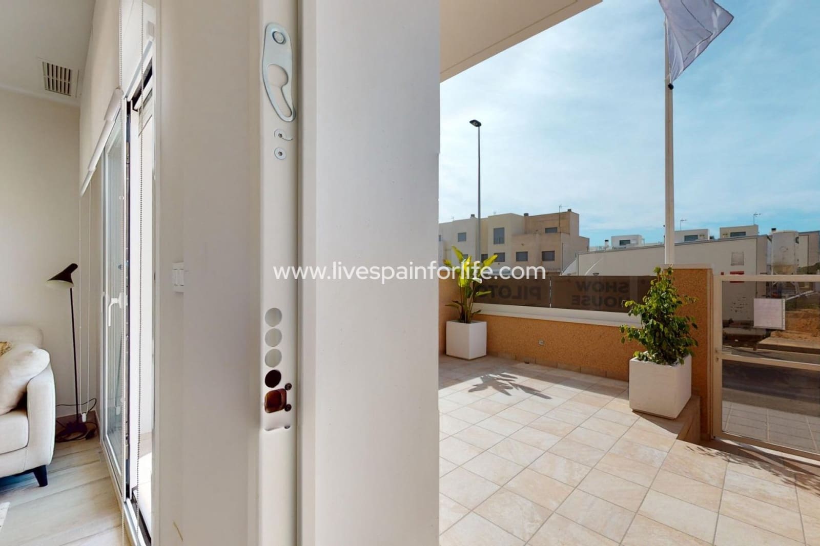 Apartamento de 3 habitaciones en Pilar de la Horadada en venta con piscina garaje - 349.900 € (Ref: 9811147)