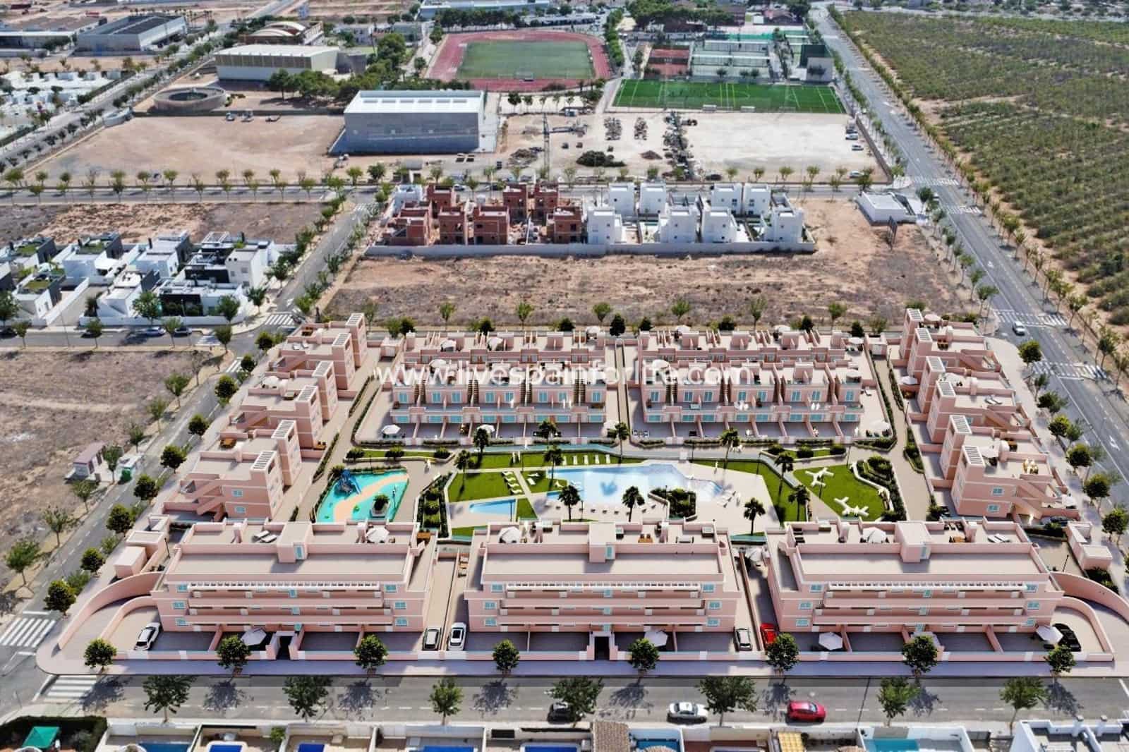 Apartamento de 3 habitaciones en Pilar de la Horadada en venta con piscina garaje - 349.900 € (Ref: 9811147)