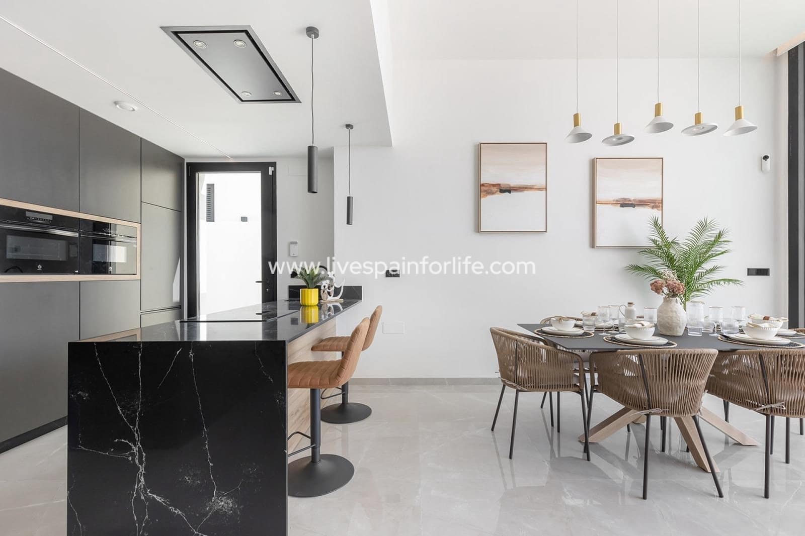 3 sypialnia Willa na sprzedaż w Los Balcones z basenem garażem - 700 000 € (Ref: 9811148)