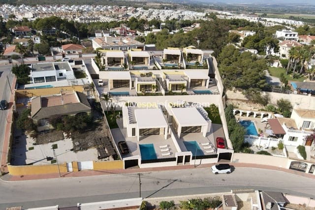 3 sypialnia Willa na sprzedaż w Los Balcones z basenem garażem - 700 000 € (Ref: 9811148)