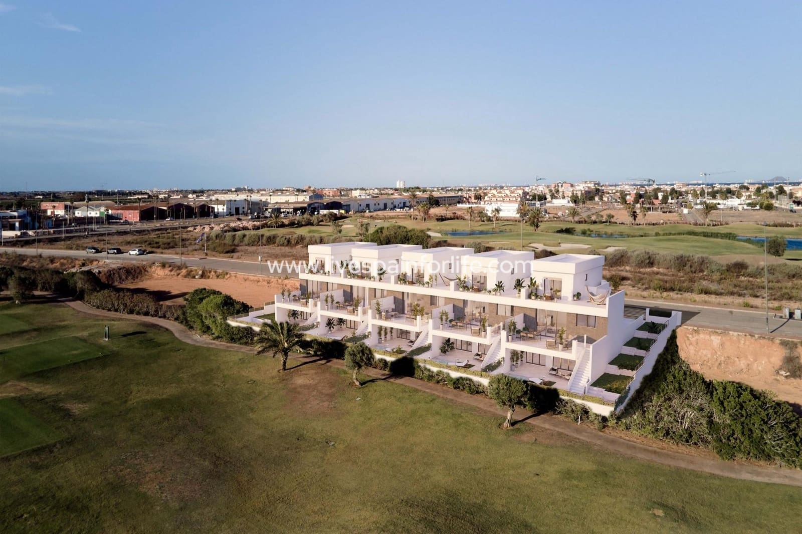 Chalet de 3 habitaciones en Los Alcázares en venta con piscina garaje - 720.000 € (Ref: 9811149)