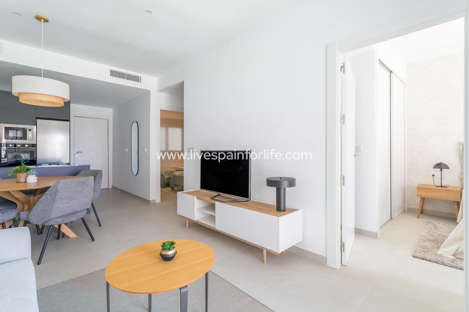 Apartamento de 3 habitaciones en Torrevieja en venta con piscina garaje - 540.000 € (Ref: 9811164)