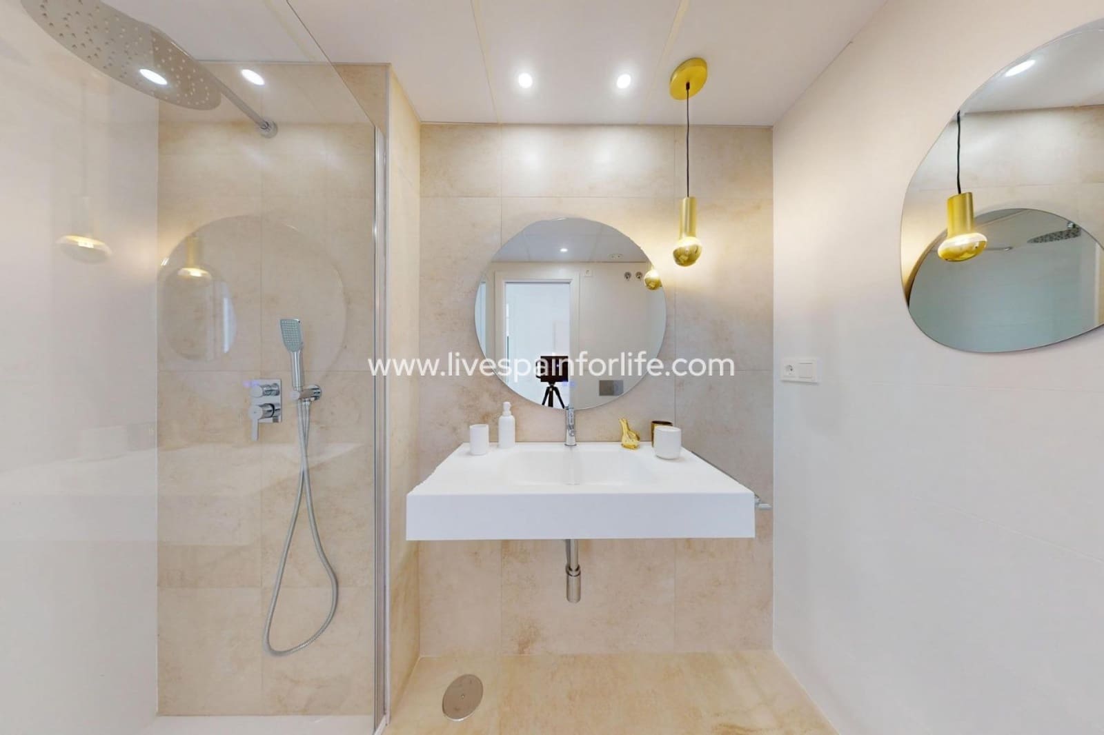 Apartamento de 3 habitaciones en Aguilas en venta con piscina - 579.000 € (Ref: 9811172)