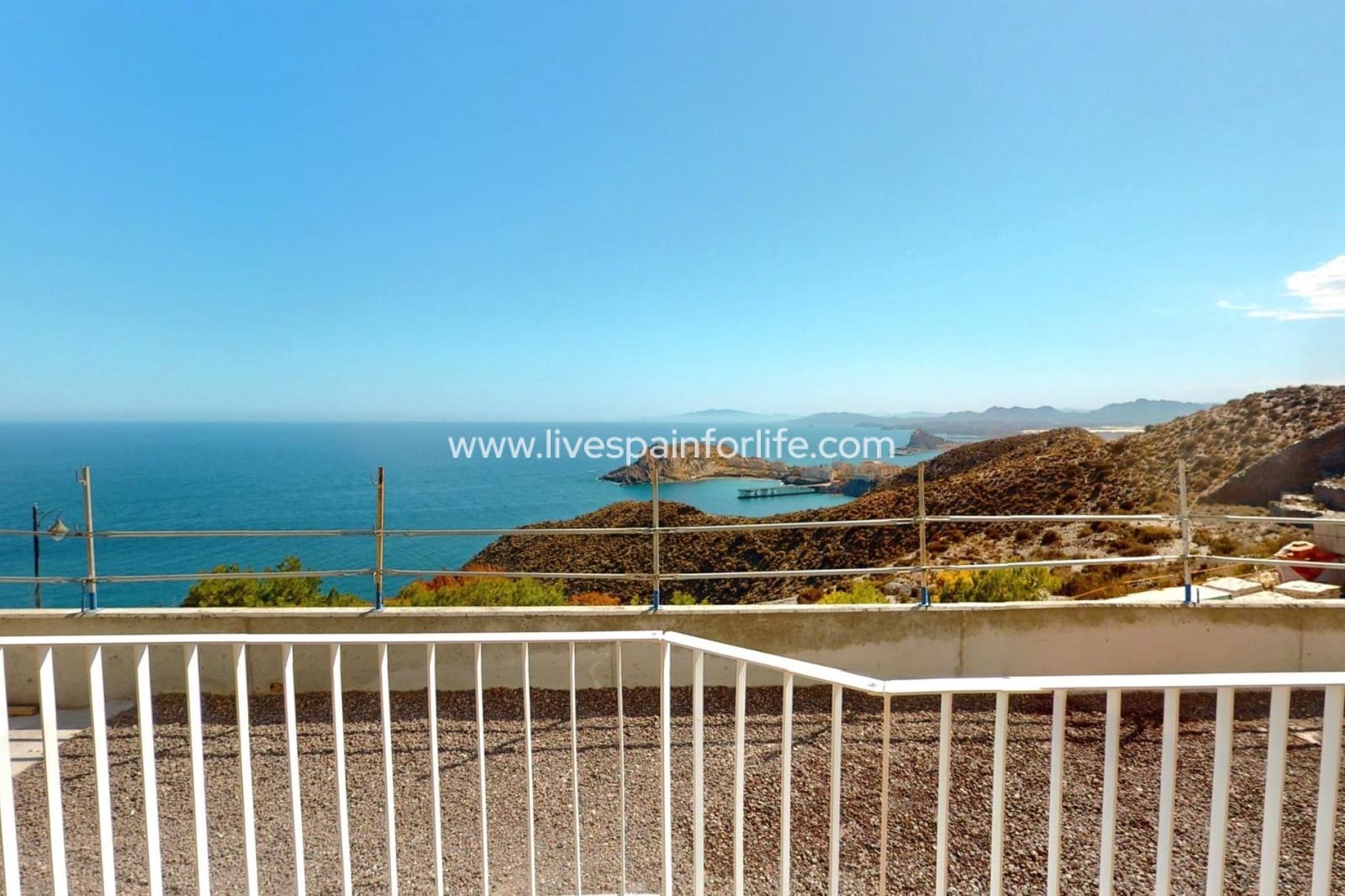 Apartamento de 3 habitaciones en Aguilas en venta con piscina - 579.000 € (Ref: 9811172)